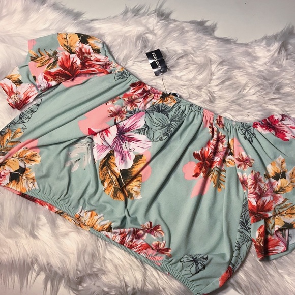 NWT Floral Off The Shoulder Ruffle Sleeve Crop Top - Picture 3 of 6